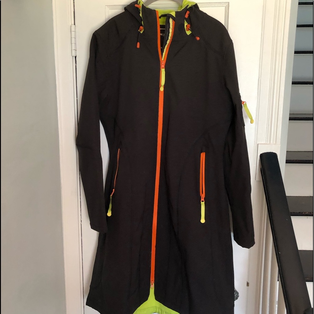 llse Jacobsen Woman Blk Hooded Rain Coat 40 used
